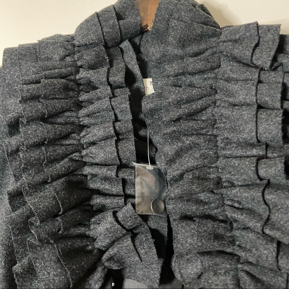 HINGE | NWT Wool Ruffle Jacket Blazer Charcoal Ruffle Collar Size Large Women’s - Picture 6 of 12